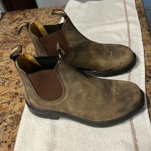Blundstones